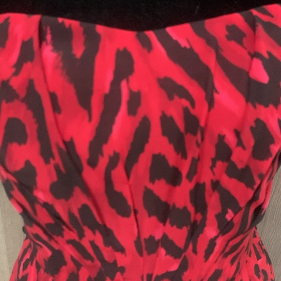 White House Black Market Red & Black Leopard Print Strapless Dress Womens Size 2 - Picture 2 of 9